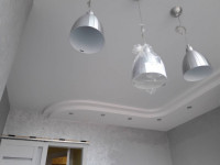 Матова натяжна стеля в кухню, фото