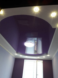 Глянцева натяжна стеля фіолетова, фото