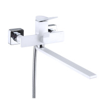 Змішувач для ванни Qtap Presto з довгим поворотним виливом (з душовим гарнітуром) QTPRE2601CRW45578 Chrome/White, фото
